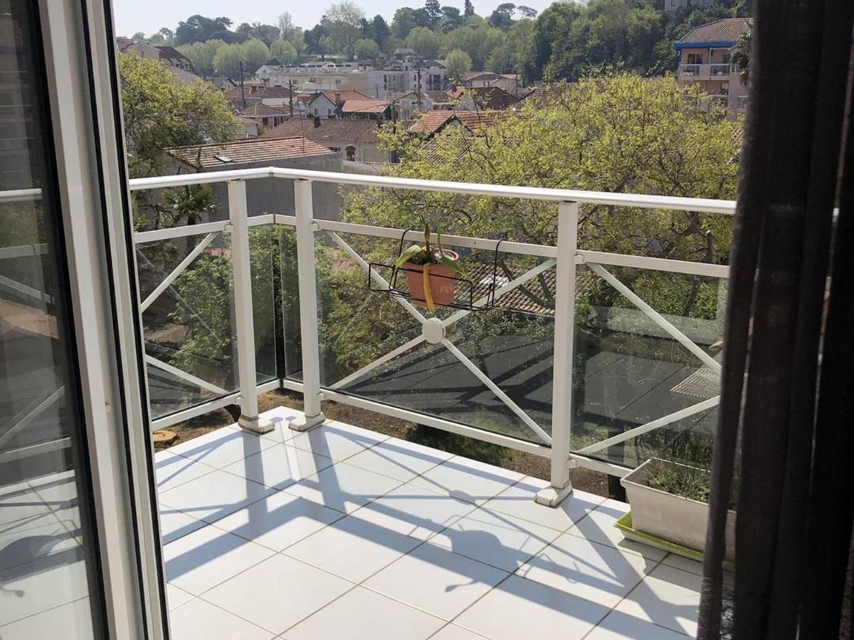 - 3 Pieces Avec Terrasses Et Parking A 300m De La - Fr-1-433-53 * Arcachon
